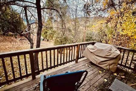 אוקהורסט Blue Door Cottage 12 Miles To Yosemite Bbq מראה חיצוני תמונה